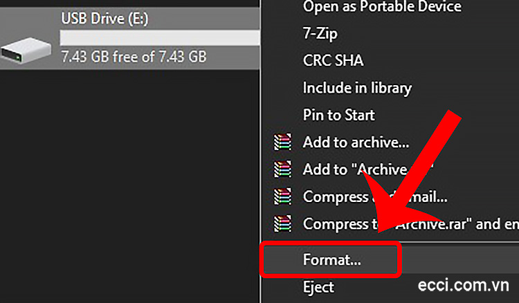 Click chuột phải vào ổ đĩa cần chuyển định dạng và chọn Format
