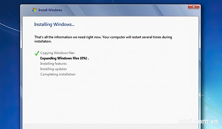 Máy tính tự restart và tiếp tục tiến trình cài Win 7 từ ổ cứng
