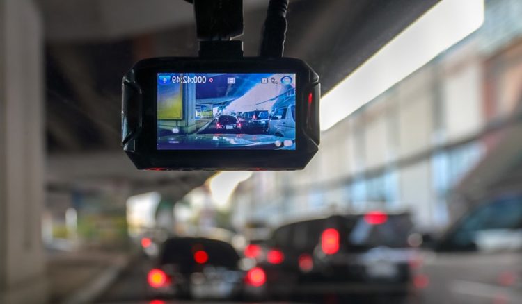 Những lý do nên lắp camera hành trình ô tô 
