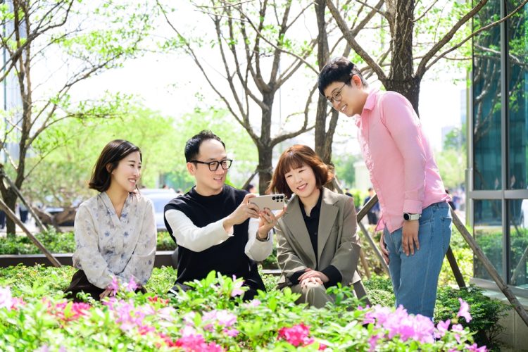 Màn hình Dynamic AMOLED 2X rực rỡ và hệ thống camera Sony sắc nét